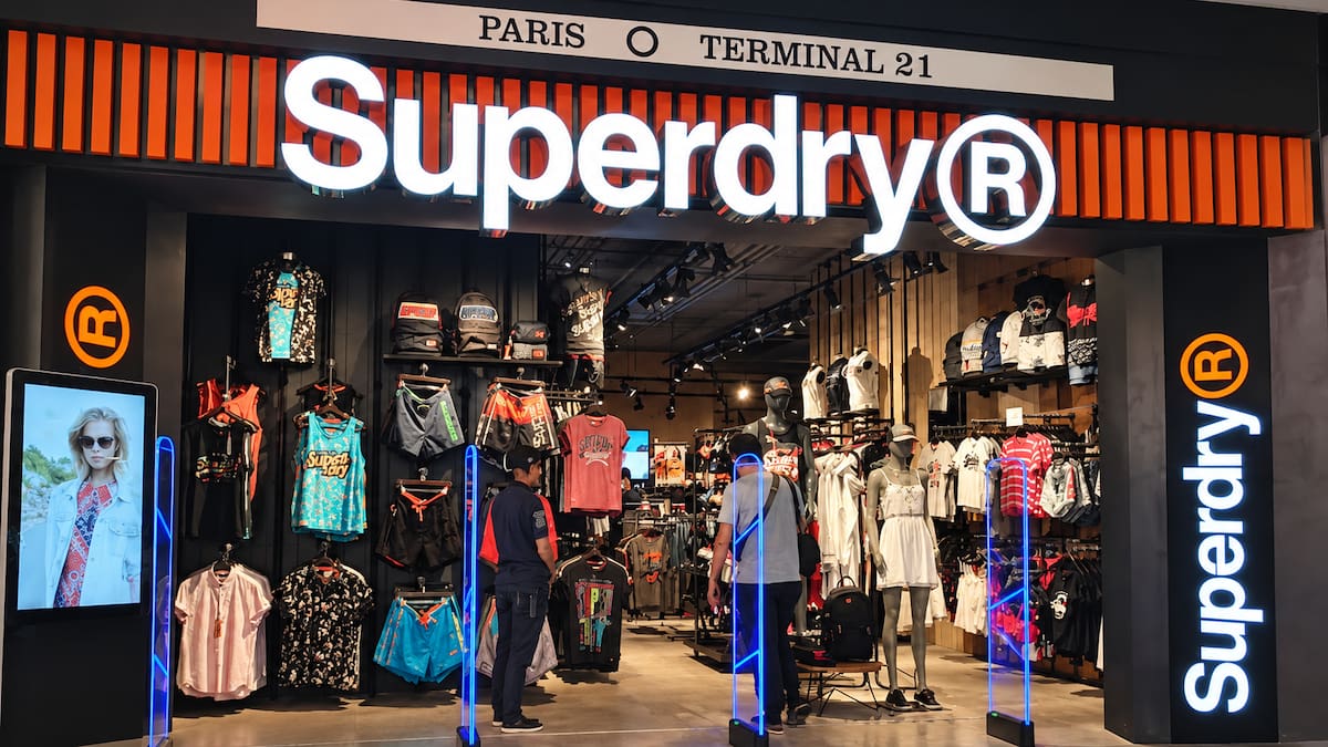 Superdry llega a la Argentina: qué ofrecerá la marca de ropa británica del momento y cuáles serán sus precios