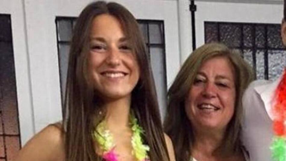 Pilar Riesco y su mamá Adriana