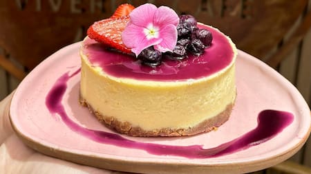 Naturaleza, café de especialidad y pastelería: cuánto sale vivir la experiencia en la cafetería de Juli Poggio