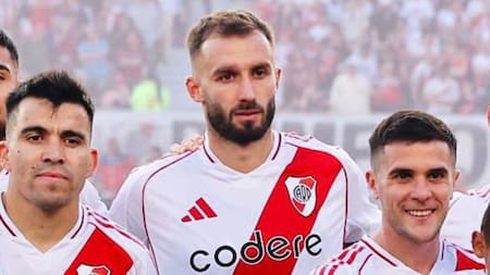 Los tres defensores lesionados. Foto: X @sariskleit