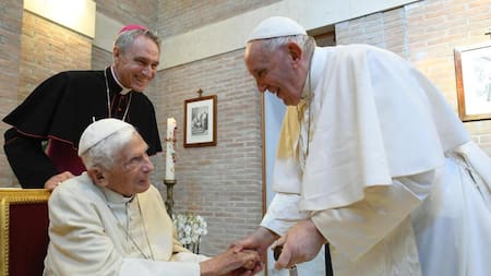 Papa Francisco y Benedicto XVI_Télam