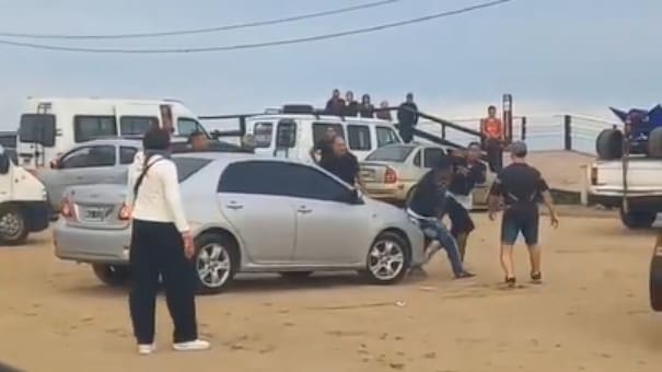 Trompadas en Villa Gesell: un turista se agarró a las piñas con un "trapito" por no querer pagarle