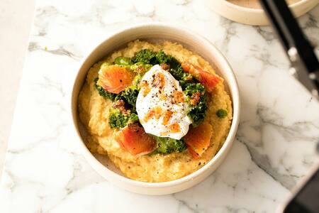 Plato de polenta. Foto: Unsplash.