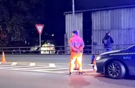 Persecución y choque en la autopista 9 de Julio sur. NA