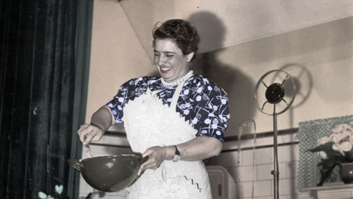 Doña Petrona murió el 6 de febrero de 1992, a los 93 años, pero su influencia continúa presente en la televisión y en las cocinas familiares