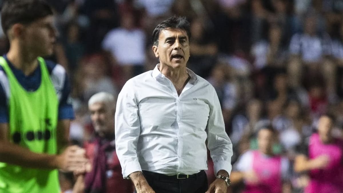 Gustavo Quinteros. Foto: Instagram Velez.