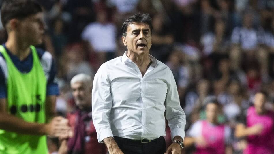Gustavo Quinteros. Foto: Instagram Velez.