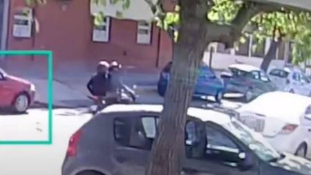 Motochorros asaltaron a una maestra en Mendoza