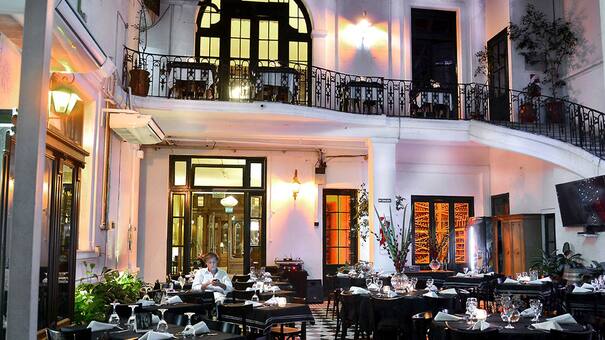 Uno es más antiguo que la Constitución: los bodegones de más de 150 años donde la historia argentina se mezcla con una buena comida