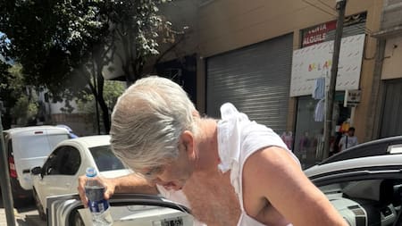 Brutal golpiza en Flores. Foto: X @SebasTempone