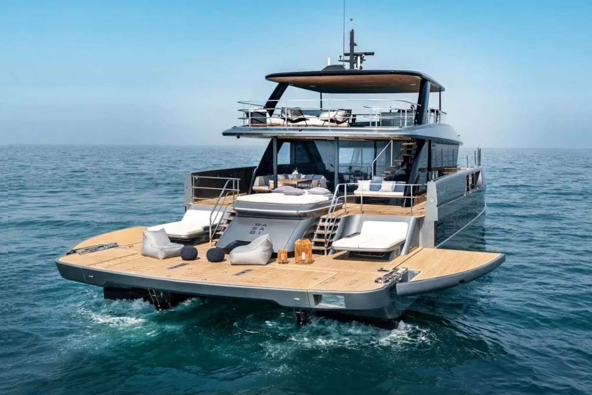 Vista del exterior del Sunreef Ultima 88, el lujoso yate que Lionel Messi encargó para ampliar su negocio de alquiler de embarcaciones.