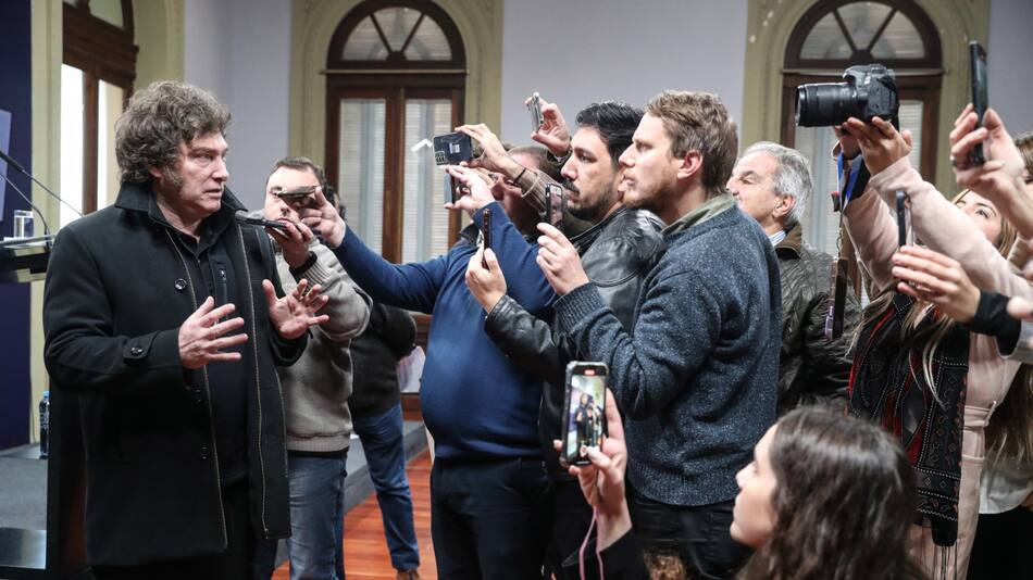 Javier Milei habló con periodistas. Foto: Prensa Presidencia