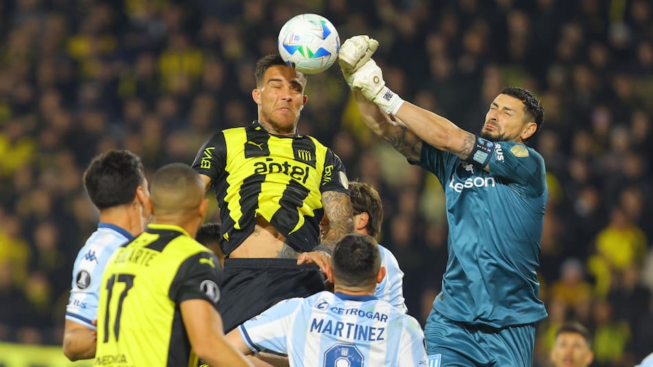 Peñarol derrotó a Racing en la Copa Libertadores 2025.