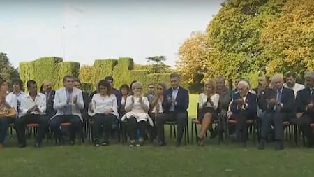 Mauricio Macri con familiares de soldados de Malvinas en Olivos (Captura)