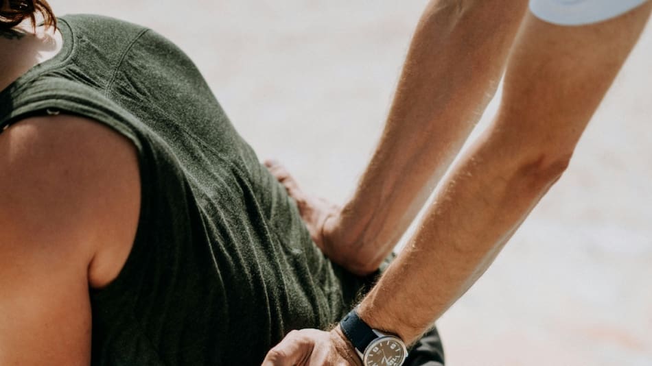 Dolor de espalda, dolor lumbar. Foto Unsplash.