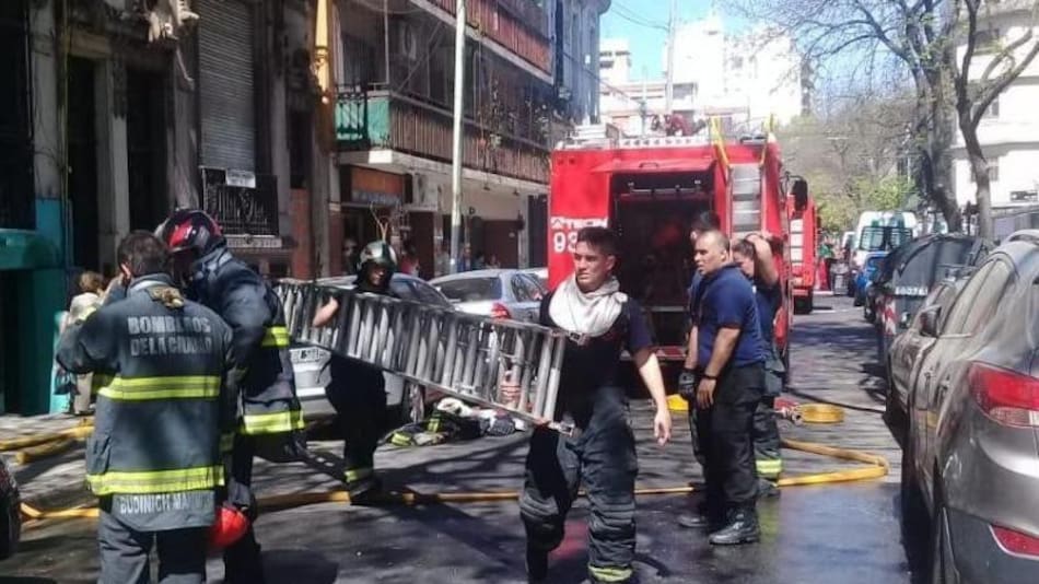 Incendio en hotel familiar de Flores