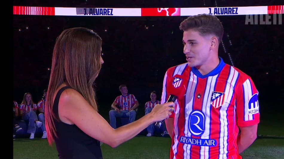 Julián Álvarez en la presentación de los fichajes. Foto: captura video