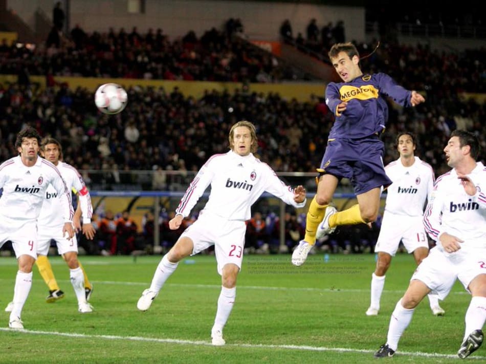 Gol de Rodrigo Palacio para Boca ante el Milan por la final del Mundial de Clubes 2007. Foto: Gentileza Masahide Tomikoshi/TOMIKOSHI PHOTOGRAPHY