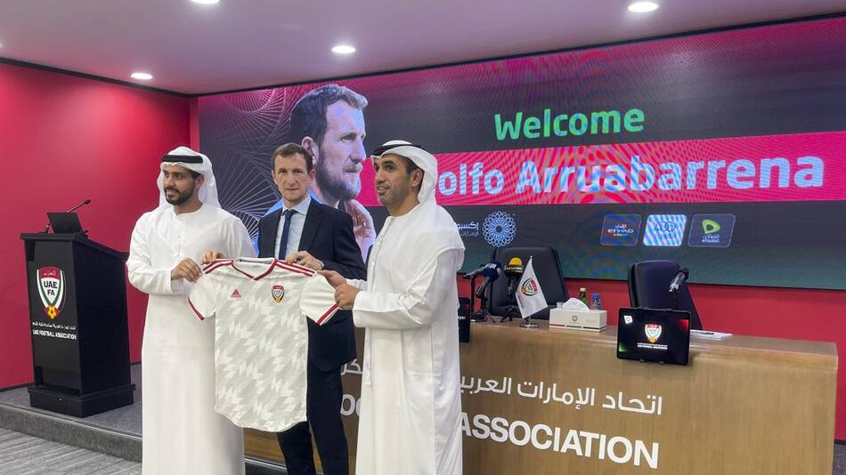 Rodolfo Arruabarrena durante su presentación en Emiratos Árabes Unidos. Foto: NA.