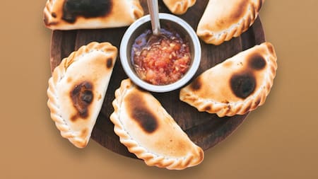 Secretos de chef: cuánto debe descansar el relleno de las empanadas salteñas para que salgan riquísimas