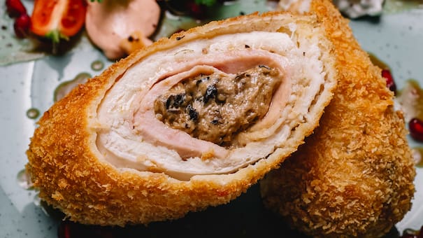 Navidad con menú saludable: la deliciosa receta para hacer unas pechugas de pollo rellenas y sorprender en la mesa de Nochebuena