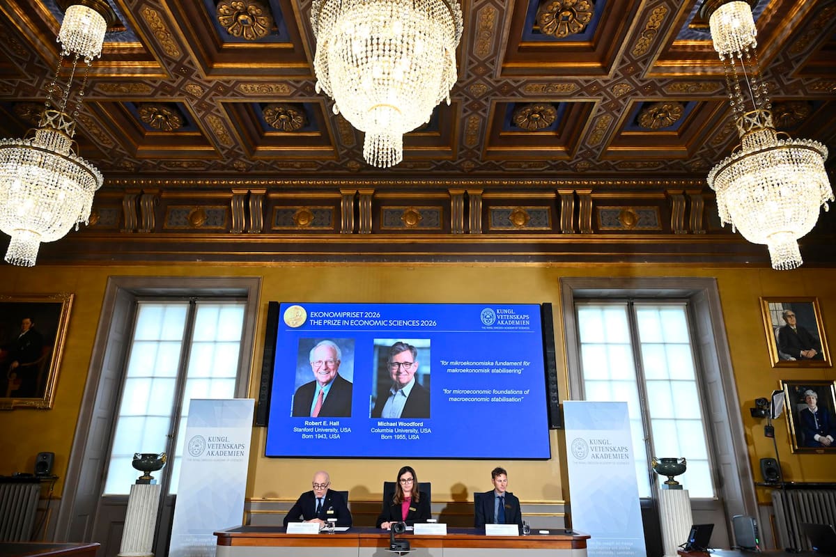 El premio Nobel de Economía fue otorgado a los estadounidenses Robert E. Hall y Michael Woodford