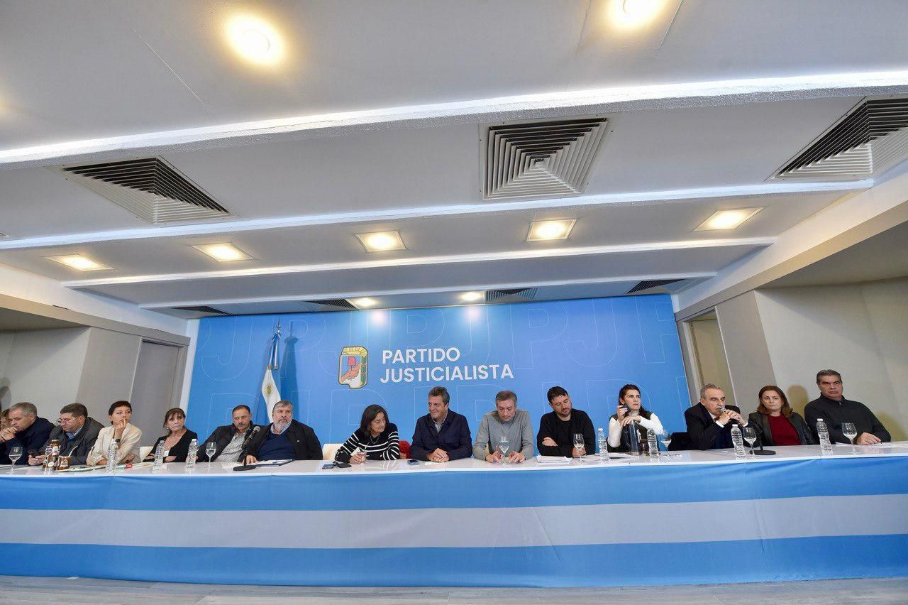 El Consejo Nacional del Partido Justicialista se reunió con dirigentes políticos invitados  en la sede de Matheu 130 de la  Ciudad Autónoma de Buenas Aires.