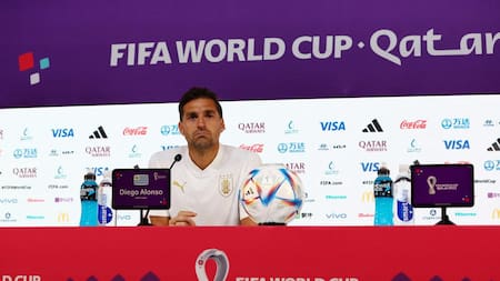 Diego Alonso, técnico de Uruguay. Foto: REUTERS