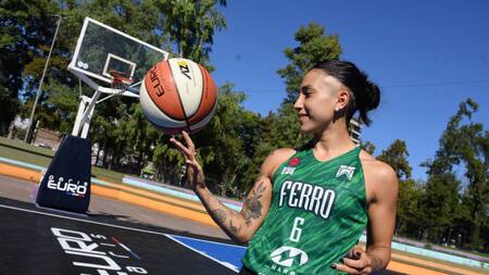 Mica González, jugadora de básquet. Foto: Juan José García.