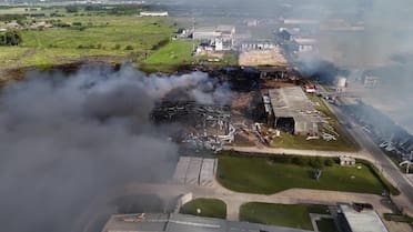 Incendio y explosión en Ezeiza: comienzan las pericias para determinar el origen del fuego en el parque industrial