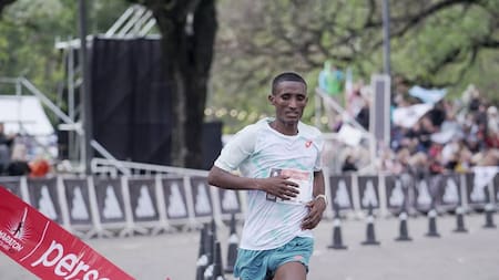 Maratón de Buenos Aires 2025: quién es Habtamu Birlew Denekew, el etíope que ganó la gran carrera