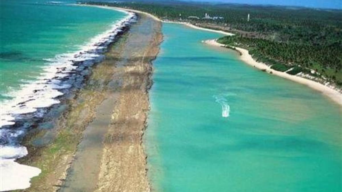 El paraíso sudamericano donde una playa de aguas turquesas crea la pileta natural más grande del planeta