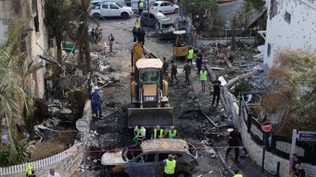 Cohetes disparados desde el Líbano impactaron en Kiryat Bialik, en el norte de Israel. EFE
