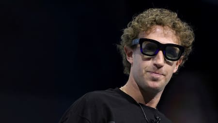 Mark Zuckerberg con las gafas Ray-Ban. Foto: Reuters.