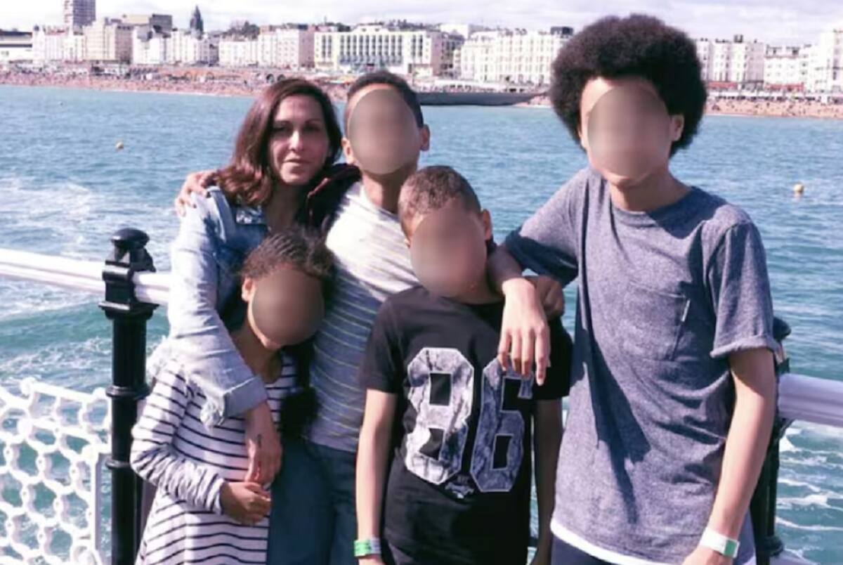 Juliana Falcón de Prosper junto a sus cuatro hijos. Foto: Facebook.