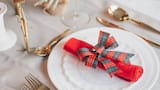 Chau a las clásicas servilletas tradicionales: la nueva tendencia para la mesa de Navidad 2025