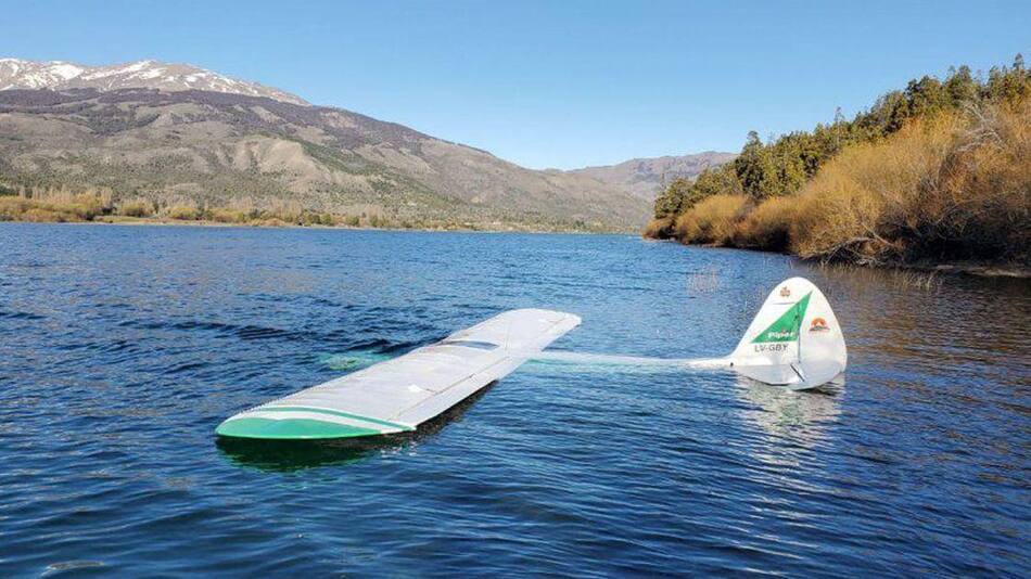 Avioneta amerizó en lago en Trevelin