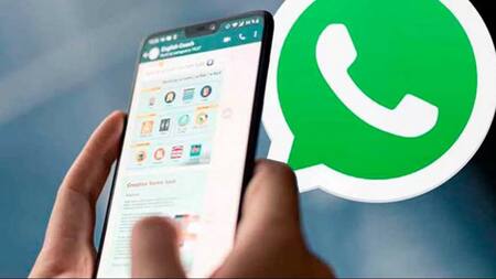 WhatsApp, redes sociales. Foto: EFE.