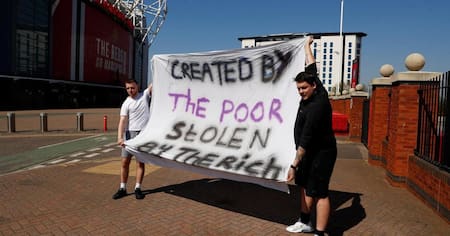 Hinchas del Manchester United contra Superliga europea
