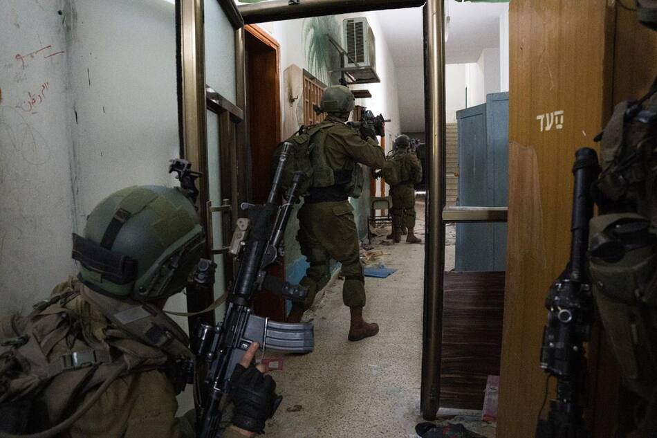 Operaciones del Ejército israelí en el Hospital Al Shifa de Gaza. Foto: EFE.