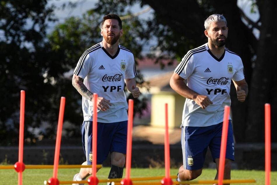 Kun Agüero y Lionel Messi, NA