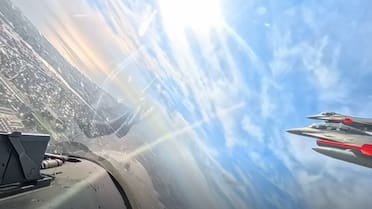 Desde la cabina de un piloto: el video más espectacular del sobrevuelo de los aviones F-16 por Buenos Aires