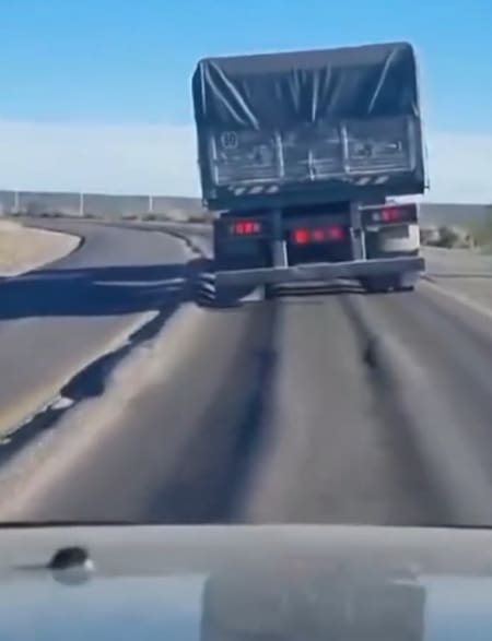 La Ruta del Desierto en grave estado. Foto: captura video Instagram/noticiasnqn.com.ar
