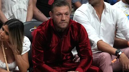 Conor McGregor en la final de la NBA. Foto: Reuters.