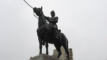Monumento de Mariano Necochea en el Distrito de San Isidro en Lima