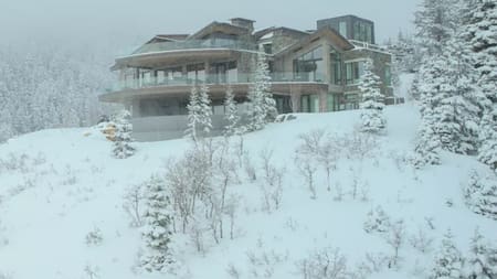 Mountainhead: la impresionante mansión de 65 millones de dólares donde se grabó película protagonizada por Steve Carell