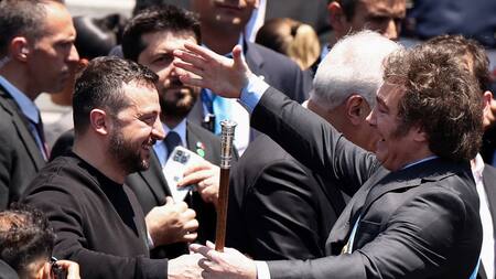 Javier Milei junto a Zelenski. Foto: Reuters