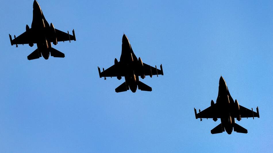 Los aviones caza F-16. Foto: Reuters.