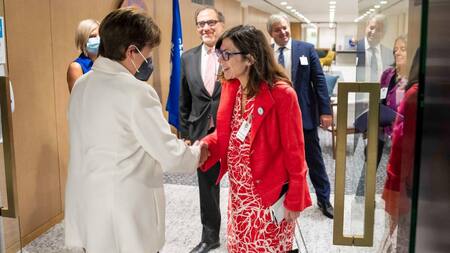 Silvina Batakis, es recibida por la titular del FMI, Kristalina Georgieva. Foto NA