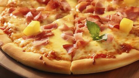 Pizza con ananá, la mayor grieta gastronómica. Foto: Freepik